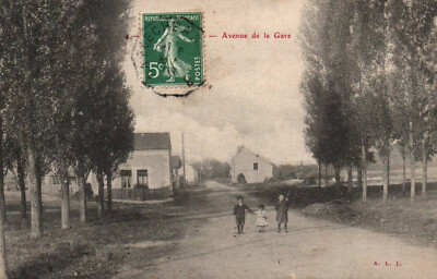 Old postcard 37 - CONTINVOIR (Indre et Loire) - Avenue de la Gare