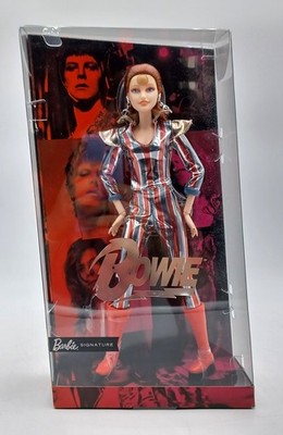 2018 David Bowie Barbie Signature Puppe / Ziggy Stardust / Mattel FXD84, NrfB