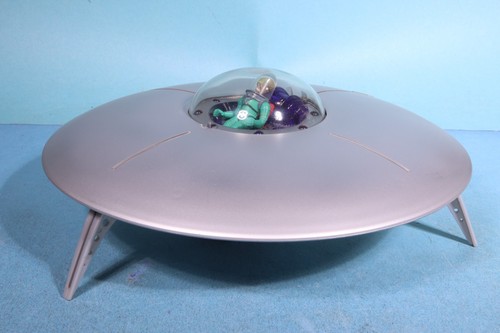 1996 Mars Attacks Martian Flying Saucer w/ Sounds, Lights & Missiles