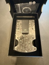 Avant Wood Forged Carbon Limited Edition Oval Wallet — Silver Fragments