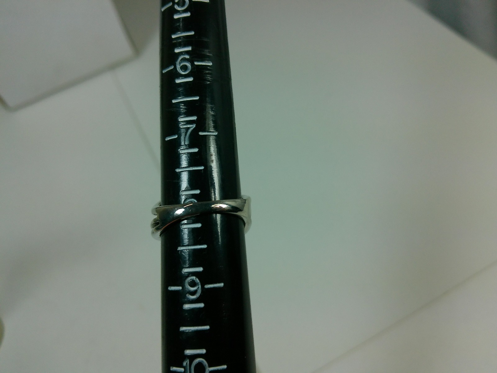 Shiny Silver Tone Knotted Interlocking Layered Si… - image 3