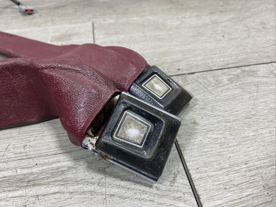 87-96 Ford F-150 F250 - Cinturón de seguridad con canastilla MUJER HEBILLA PESTILLO RECEPTOR ROJO Foto 3 de 4