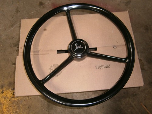 JOHN DEERE TRACTOR STEERING WHEEL W CENTER CAP