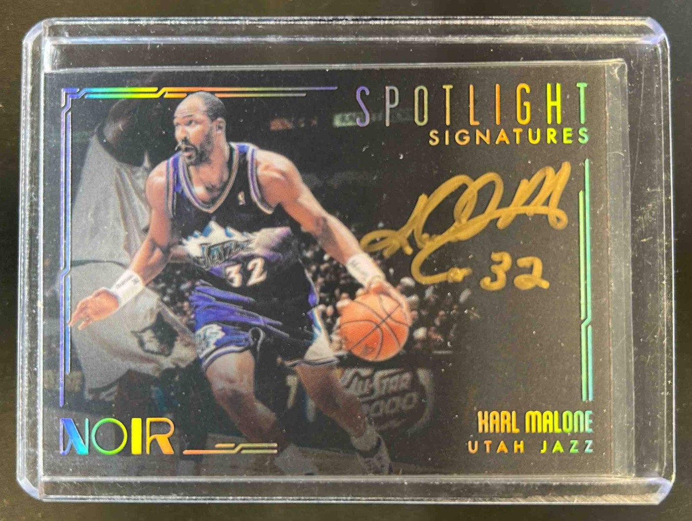 2017-18 Panini Noir Karl Malone Spotlight Signatures Horizontal Auto #120/125