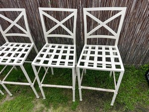 4 Brown Jordan Venetian Bar Stools Patio Chairs White with Cushions