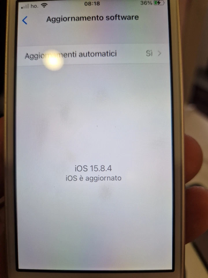 Apple iPhone SE - 32GB - Oro (Sbloccato) - Immagine 3 di 4