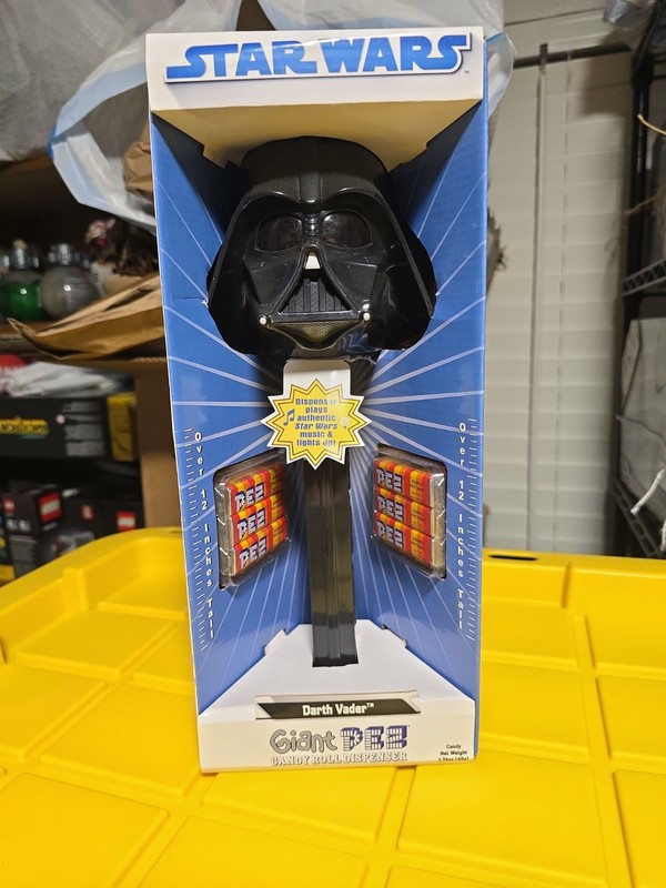 Rare 2009 Brand New Products LLC. Star Wars Giant 12" Darth Vader Pez Dispenser