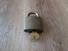 VINTAGE CORBIN PADLOCK WITH 1 KEY