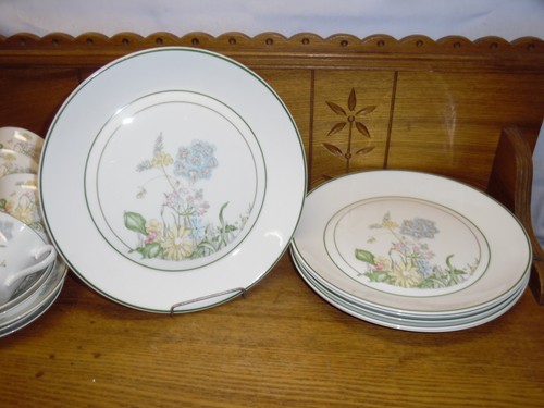 Royal Albert Bone China Small Dinner Set - Spring Dawn New Romance - Picture 5 of 8
