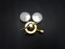 Harris Model 425 Single Stage AR, HE, N2 Regulator 425-125-320 - 3000775