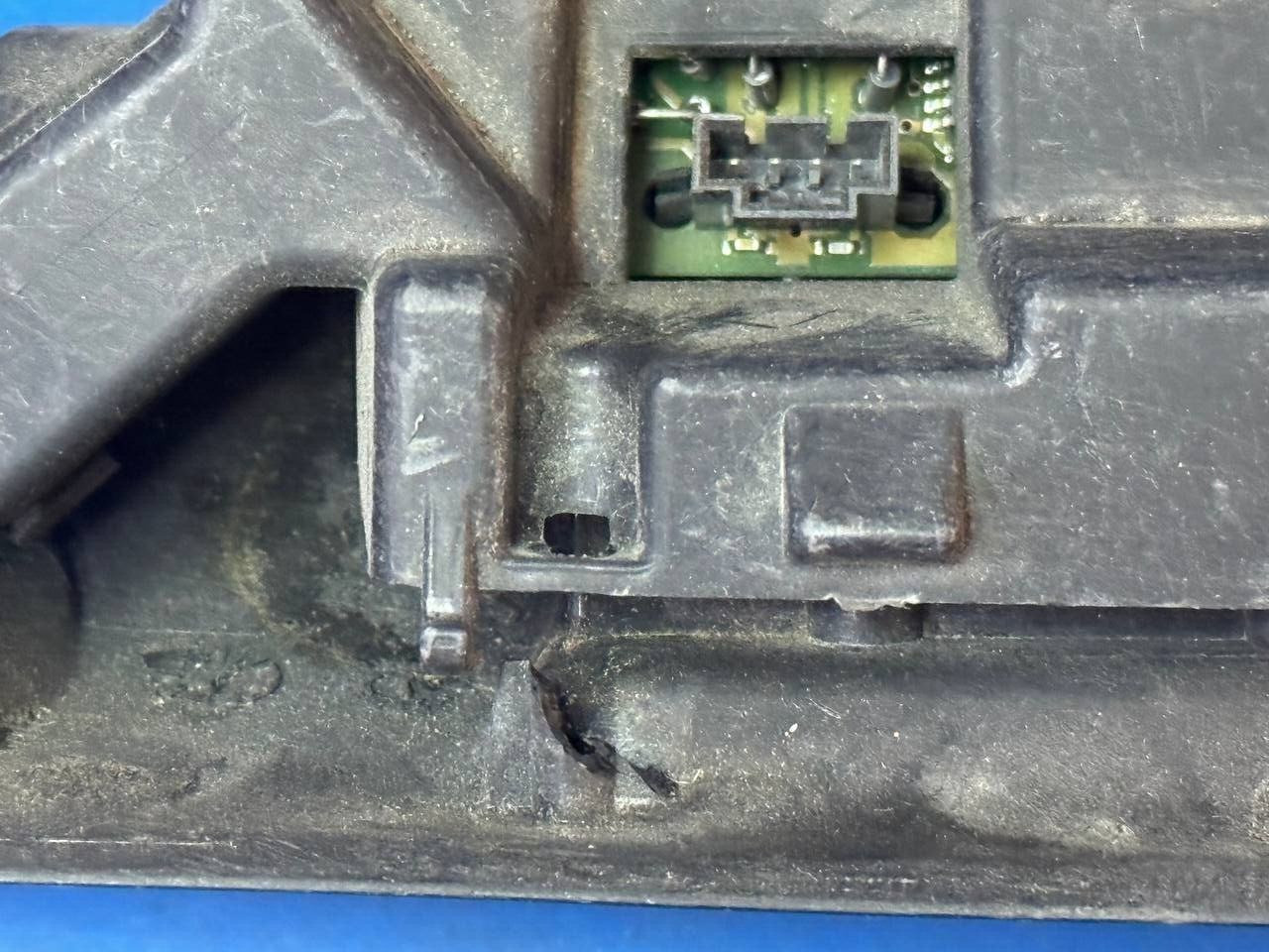 2011 - 2018 MASERATI GRANTURISMO M145 OVERHEAD CONSOLE TRIM SWITCH 80516500 OEM