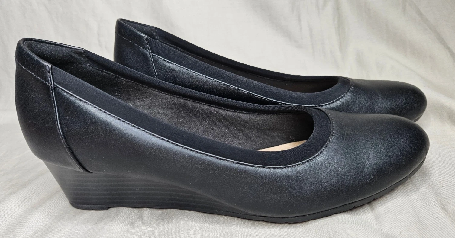Clarks Slip On Wedge Heel Shoes Womens Size 9 Black Leather Round Toe Comfort