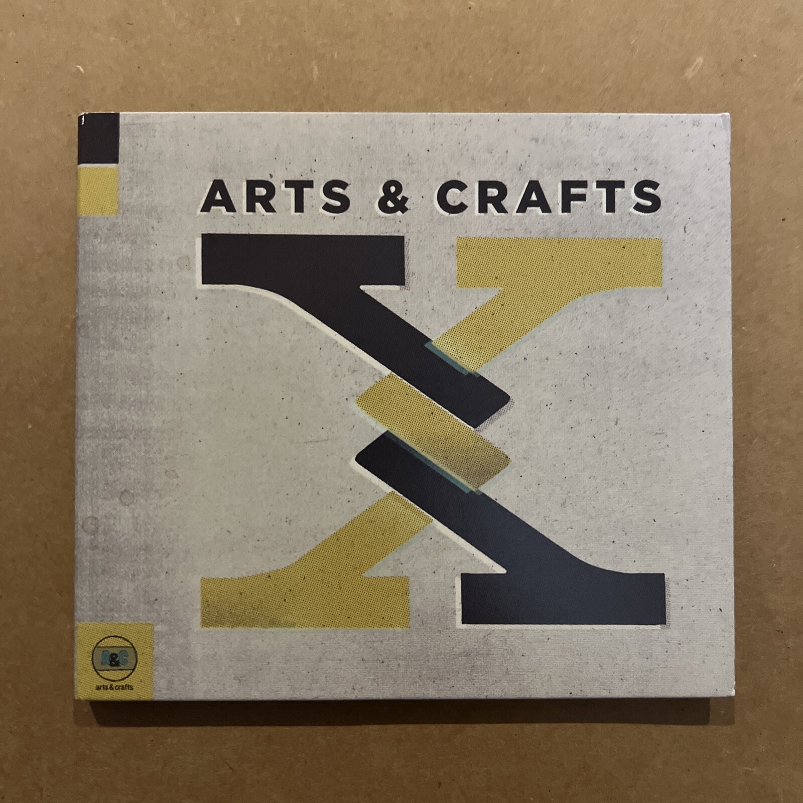 Arts & Crafts - Artist Sampler CD (Broken Social Scene/FIEST/RA Ra Riot)