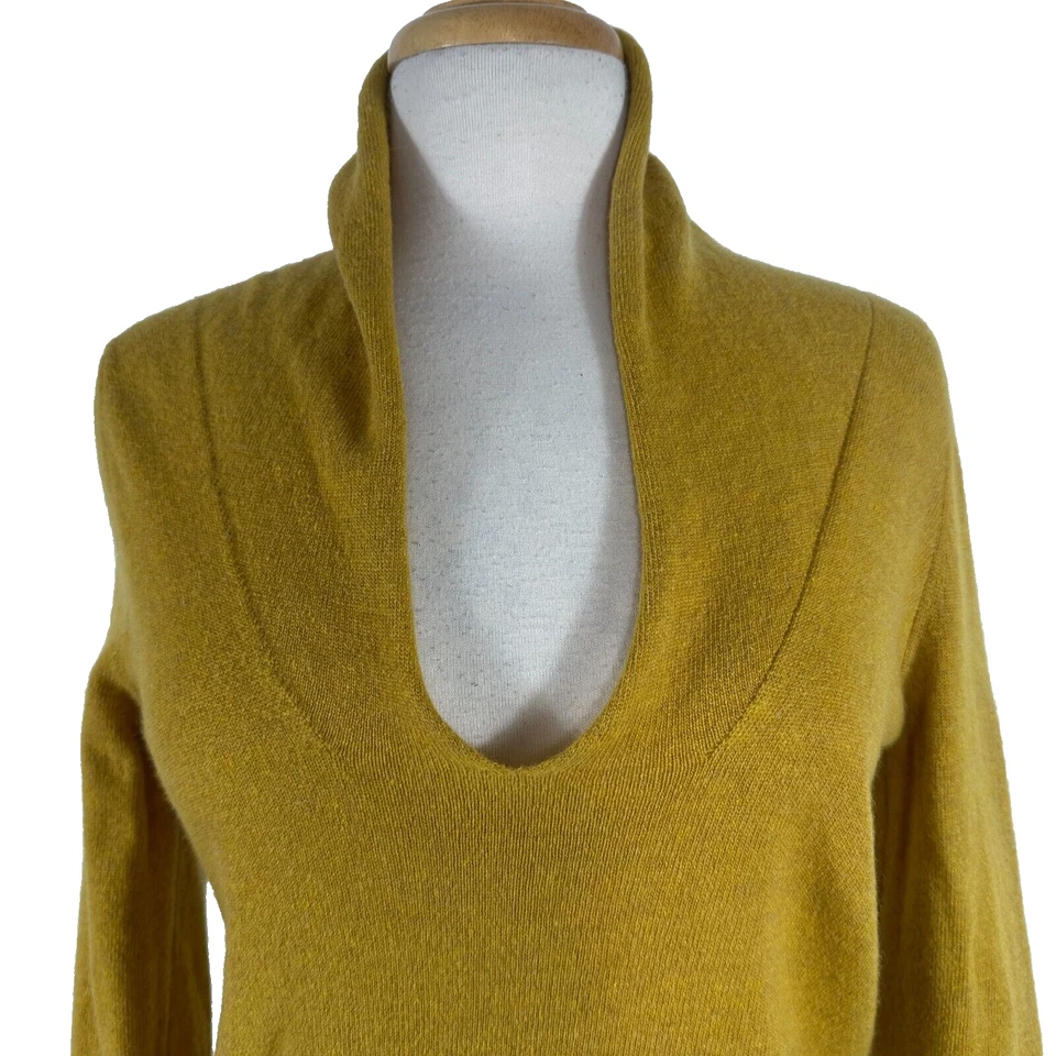 Suéter Love Moschino patrón amarillo mezcla de lana cuello en V para mujer talla 6 Foto 4 de 4