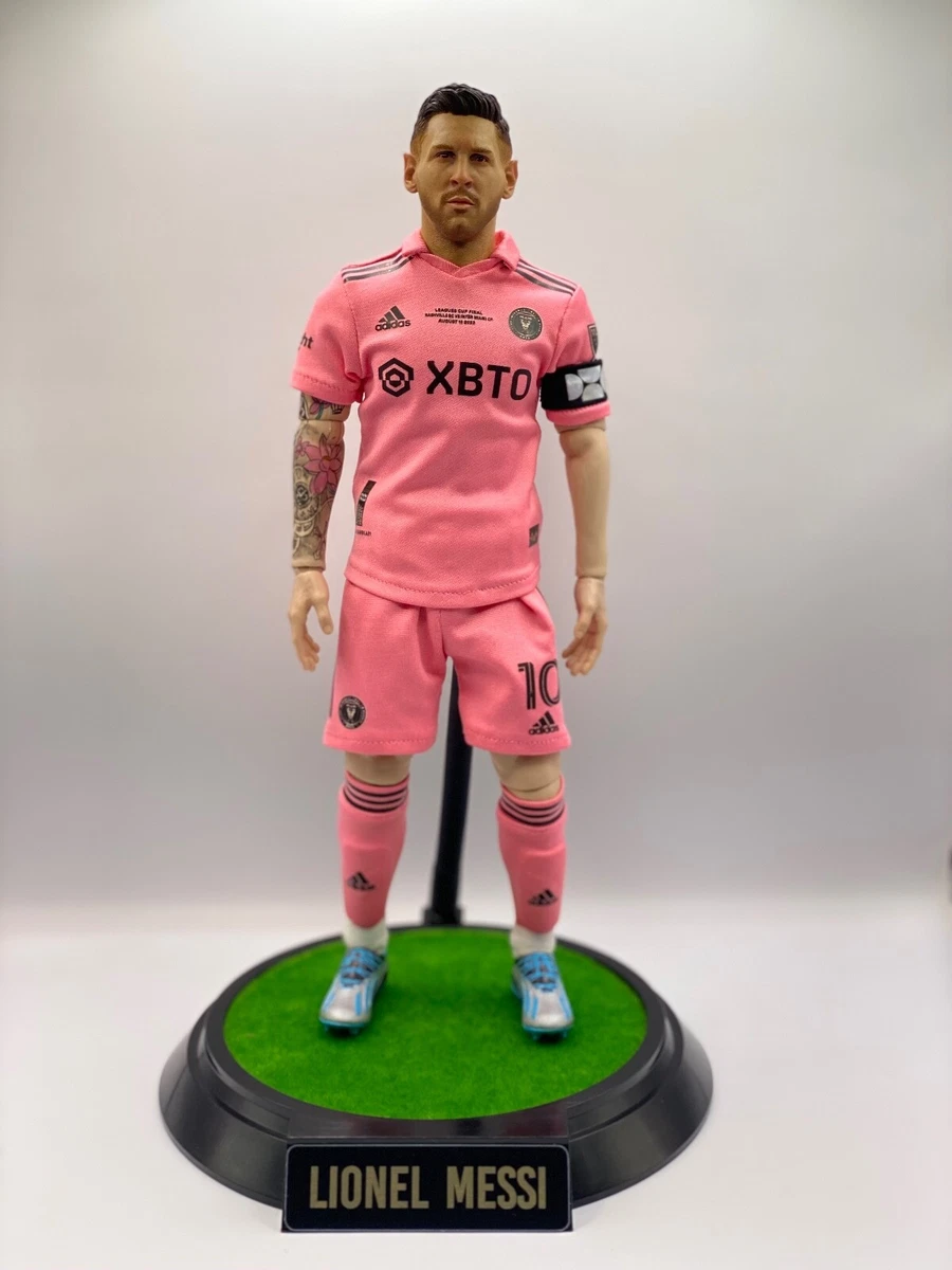 Messi best sale action figure