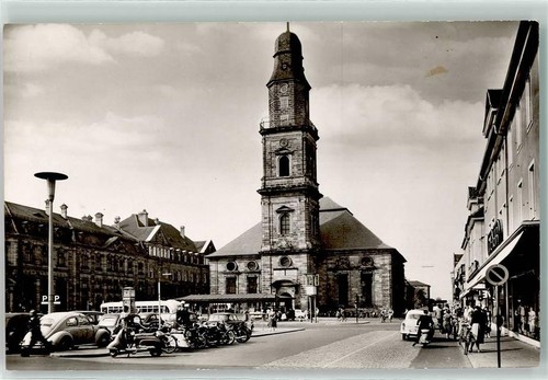 39303794 - 8520 Erlangen Hugenottenplatz Motorroller VW-Kaefer Hugenottenkirche