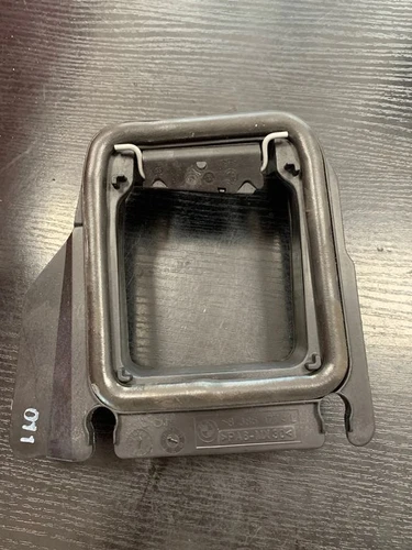 Cabin air filter housing