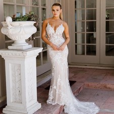 Charming Spaghetti Straps Wedding Dresses V Neck Backless Appliques Court Train