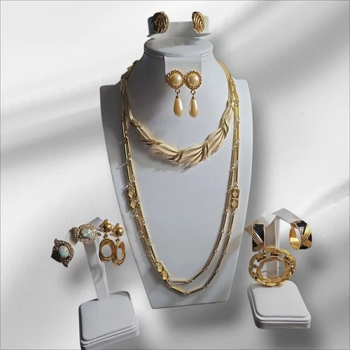 Vintage Monet Crown Trifari Carole Lee Sarah Cov Goldtone Jewelry Lot All Signed