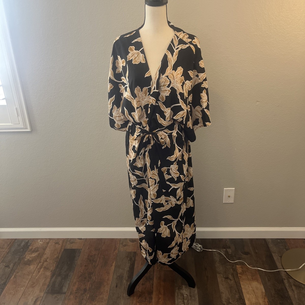 Anthropologie Maison Du Soir Selena Black Floral Kimono Women's