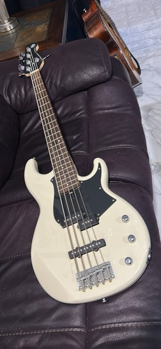 Yamaha 5 String Bass