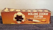 Vtg Rolling Cookie Cutter 18 Interchangeable Plastic Shapes Vintage Original Box