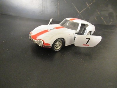 1967 Toyota 2000GT 1/32 Scale Diecast Model - Jada