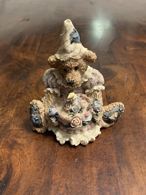 Boyds Bears Bearstone Figurine Birthday Baileys Birthday #2014 43E/408 Used