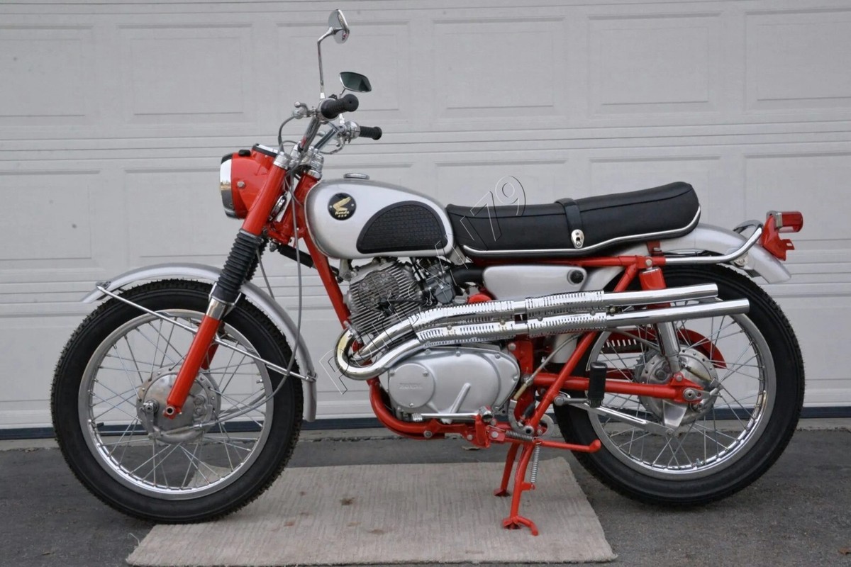 62-65 Honda 250 Scrambler CL72 Seat. 1965 Early Model Scrambler