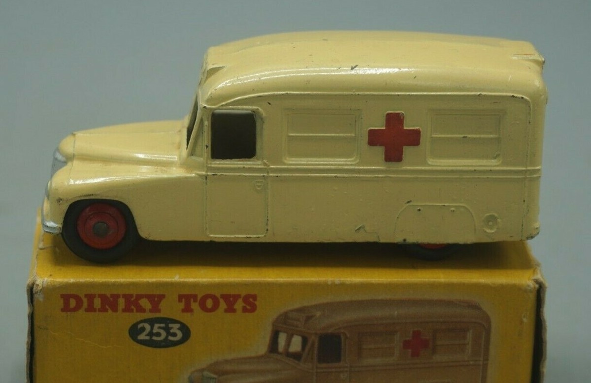 VTG- DINKY TOYS - DAIMLER AMBULANCE / RED CROSS - EARLY ISSUE