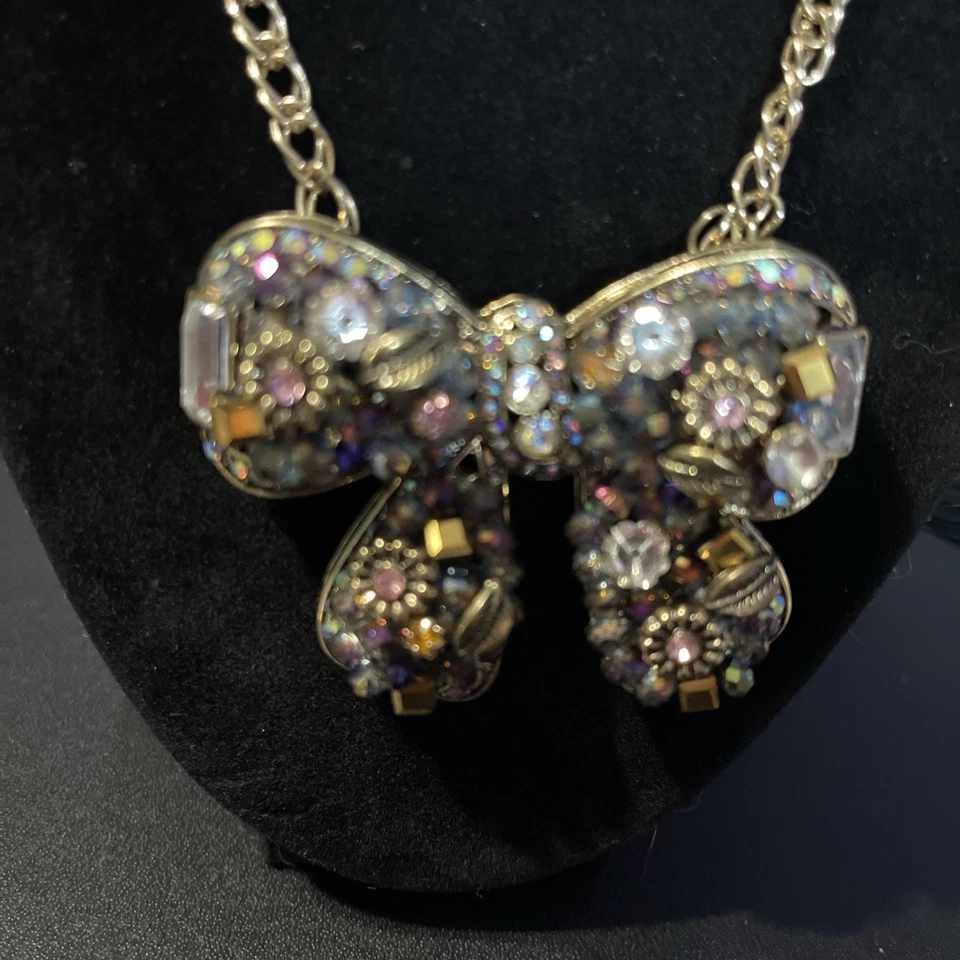 COLAR DECLARAÇÃO ARCO INCRUSTADO JOIA MULTICOLORIDA VINTAGE LINDO VINTAGE BETSEY JOHNSON - Imagem 3 de 4