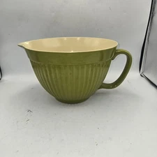 Olive Green  Ribbed Fluted Melamine Batter Mixing Bowl Pour Spout Handle 2 Qt.