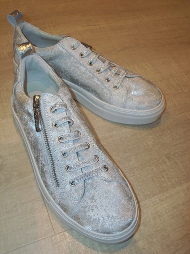 NEU RUTH LANGSFORD Leder Sneaker - Größenwahl - Silber - Bild 1 von 2