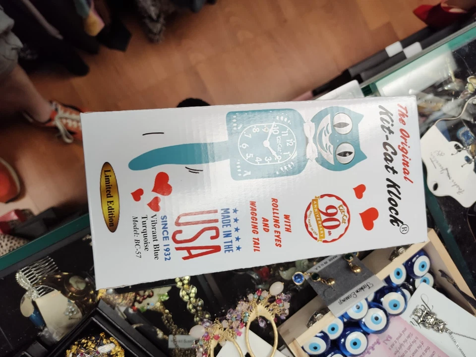 Classic  KIT KAT CLOCK -Full Size - 15.5"- MADE IN THE USA   TURQ. - Image 2 of 3