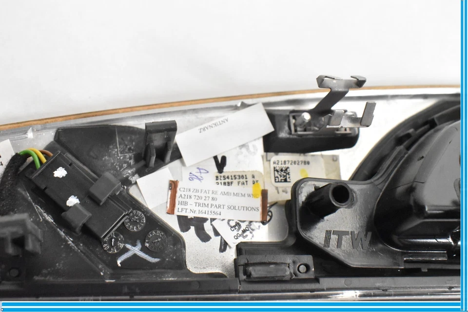 Mercedes-Benz CLS550 2012-2018 paso derecho puerta delantera panel manija moldura madera OEM Foto 4 de 4