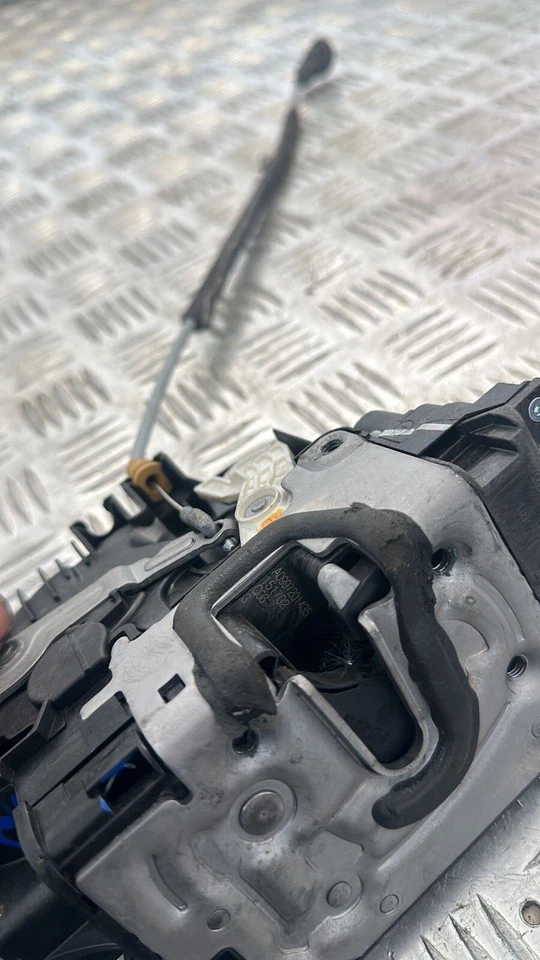 MERCEDES-BENZ ML350 AMG LINE PREBLUETEC A 2011-2017 CERRADURA PUERTA DELANTERA LADO DERECHO Foto 4 de 4