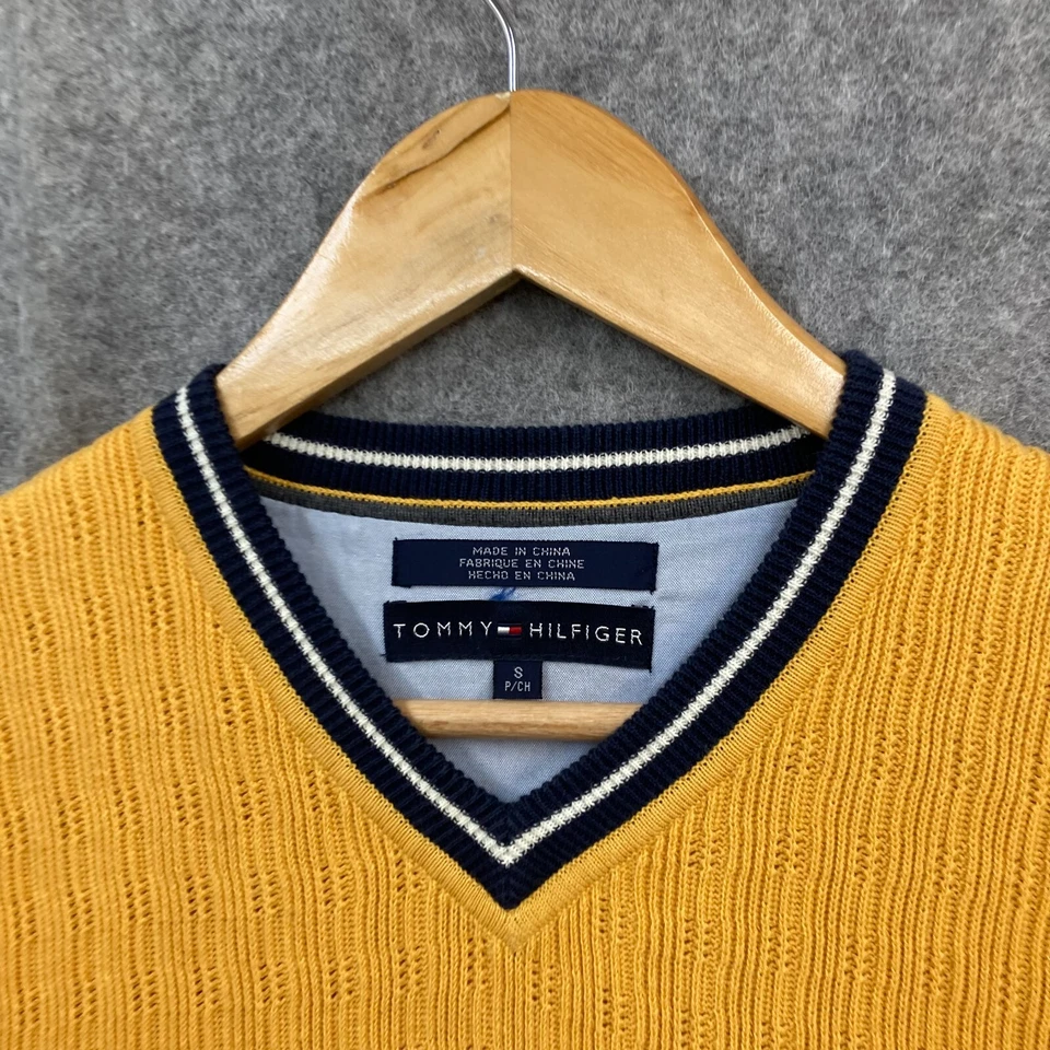 Chaleco Tommy Hilfiger DE COLECCIÓN Para Hombres S Pequeño Amarillo Tejido Sin Mangas Cuello en V 34814 Foto 3 de 4