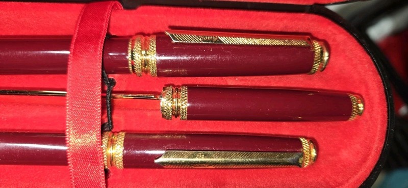 VNT MAROON & GOLD 3 PC PEN, PENCIL & LETTER OPENER MARKED FE YOUNG ON CLIP