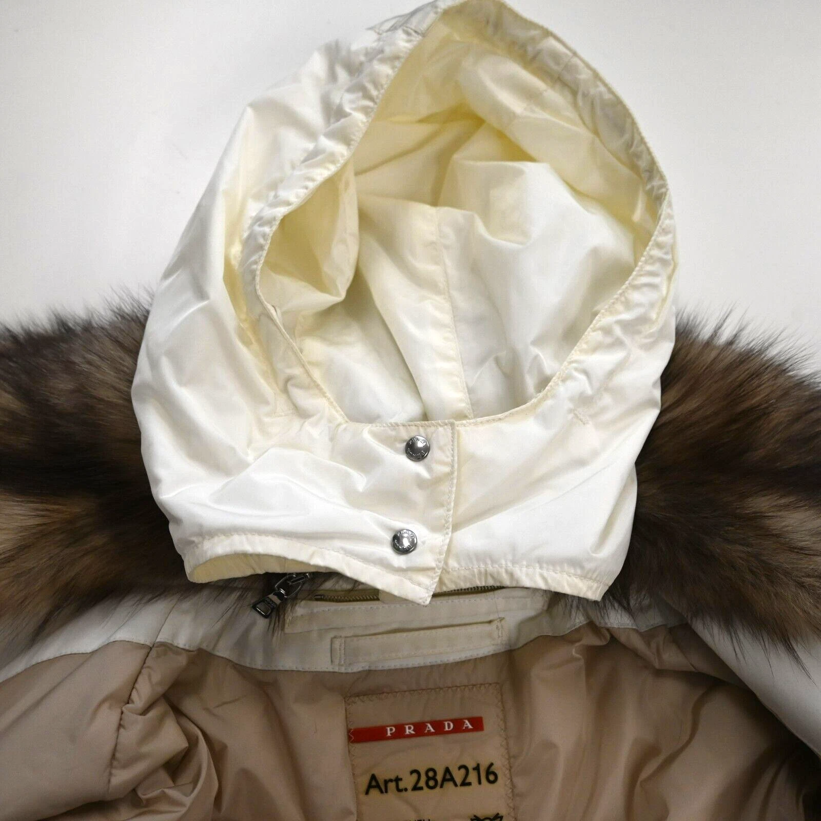 Prada Giacca con cerniera con cappuccio e cerniera in pelliccia bianca taglia: Appr. Medium