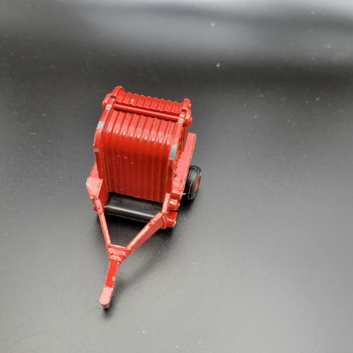Vintage ERTL International 2400 Round Baler - 1:64 Scale Diecast Farm Implement - Picture 2 of 7