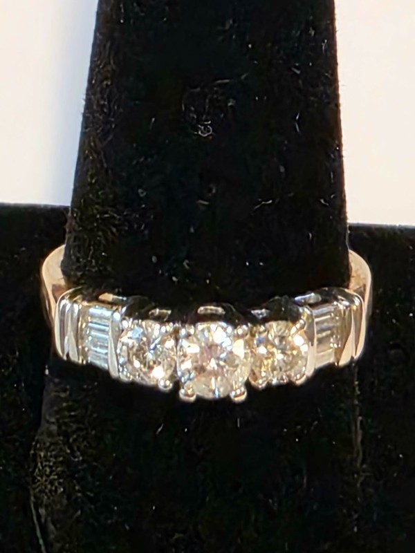 PREOWNED LEO SCHACHTER 14K DIAMOND BAND SIZE 10.25