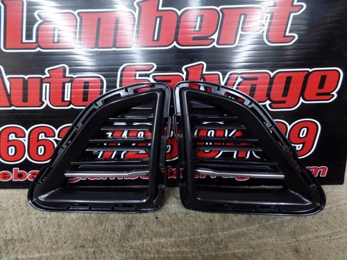USED 2016-2017 FITS CHEVROLET CAMARO FRONT BUMPER GRILLE RIGHT SIDE GM1039198 - Picture 2 of 3