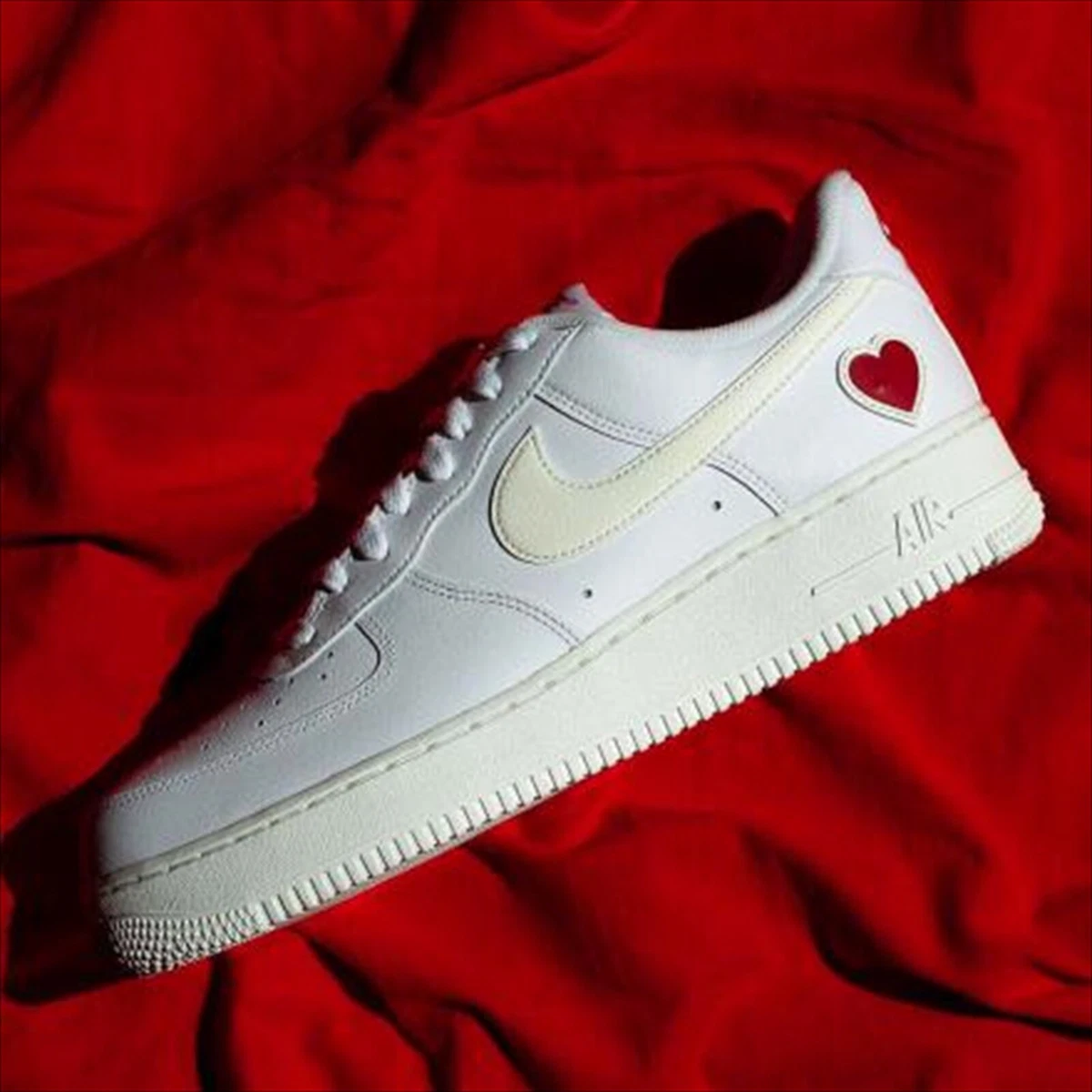 Nike air force 1 07 heart cheap