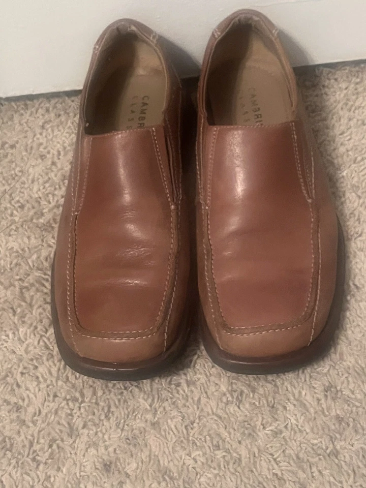 Sapatos sociais de couro Cambridge Classics marrom biqueira quadrada usada poucas vezes tamanho 9.5 - Imagem 2 de 4
