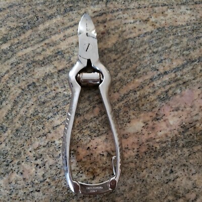 Tweezerman Barrel Spring Toenail Nipper,made in Italy. IT works PERFECTLY. 