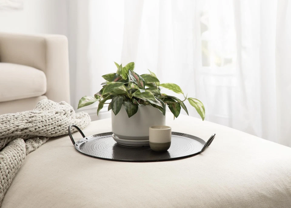 Bandeja redonda de metal martillado de transición Sanzo, 16 pulgadas de diámetro, gris Gunmetal... Foto 4 de 4