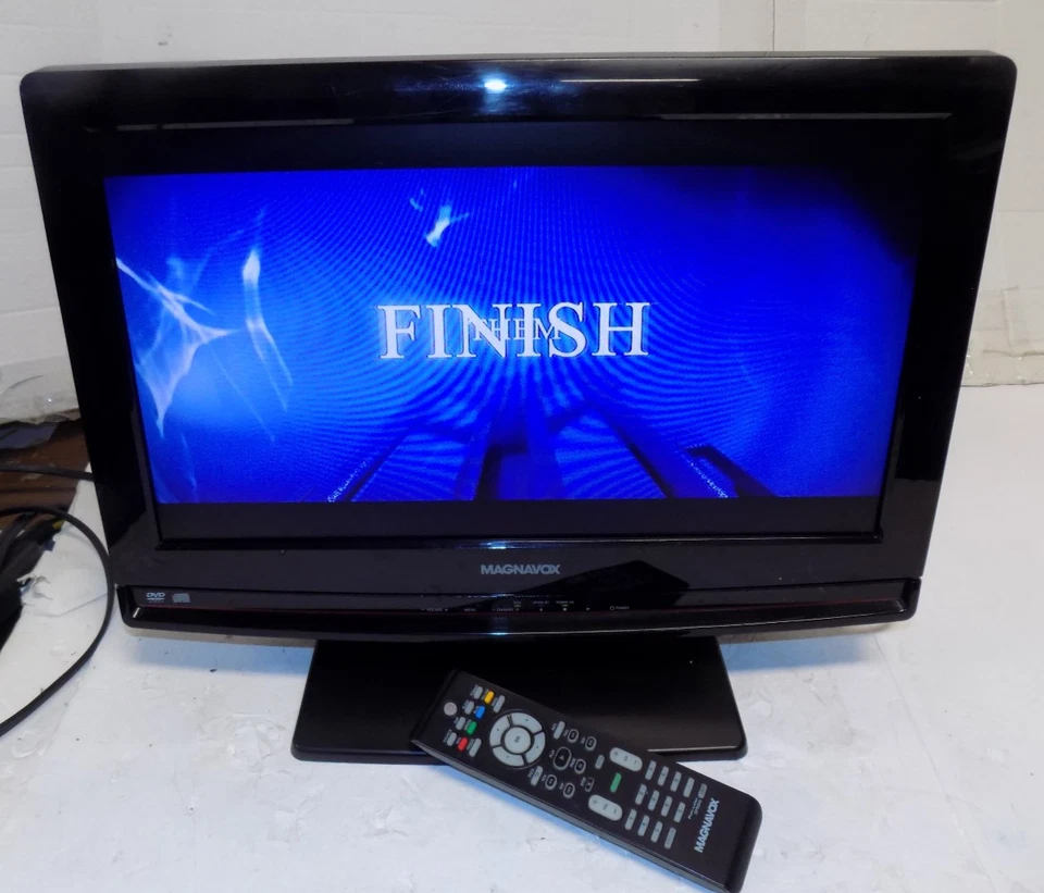 Magnavox 19MD359B/F7 LCD TV 19" HDTV TV DVD Combo with Remote - Image 2 of 4