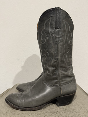 Men’s Lucchese Classic Handmade Goat Boots size 9.5 D Lucchese L1514.63 Mens Classic Goat Skin Boots Black Cherry  main image 3