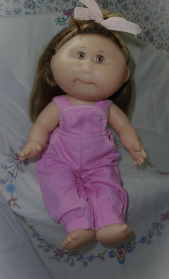 Kohlpflaster. Vinyl Cabbage Patch Puppe. Langhaar. Ca 15 Zoll. Signiert.