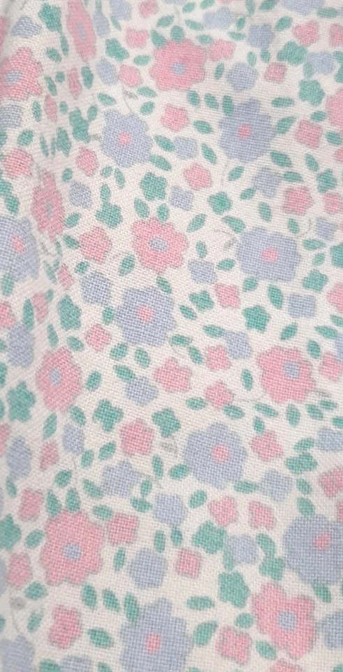 Buster Brown 12mos de colección. Mameluco Floral Burbuja Doble Cuello Arco y Botón Acento  Foto 4 de 4